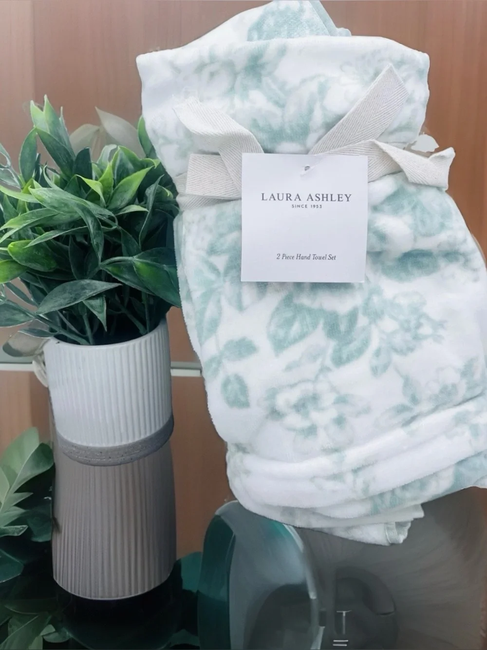 2 Laura Ashley Pale Green & White Floral Toile Velour Cotton HAND Towels NWT